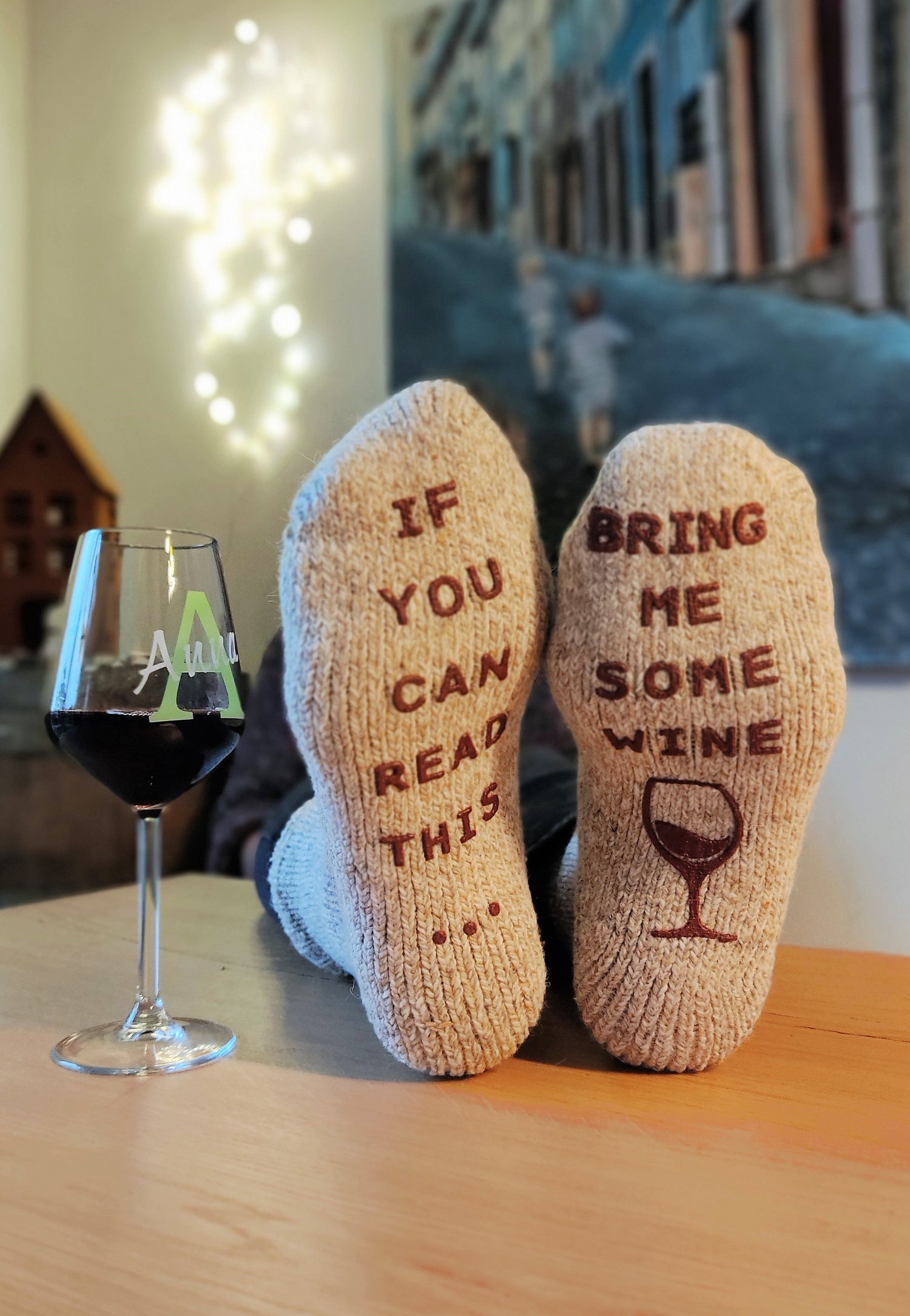 Socken "If you can read this bring me some wine"
