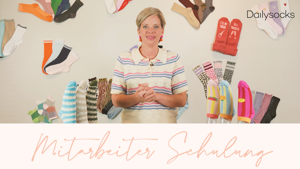 Video laden: Anna gibt eine kurze Einführung in den Vetrieb der DAILYSOCKS Kollektionen.